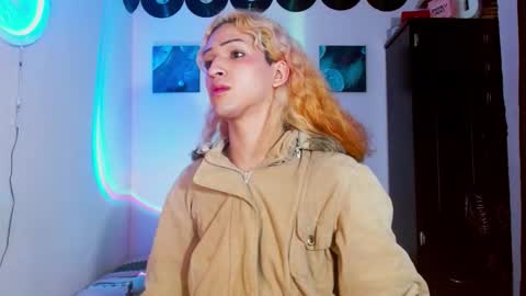 meghan_devil_ online show from 12-22-25, 06:21