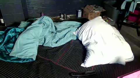 meghan online show from 11-17-25, 01:33