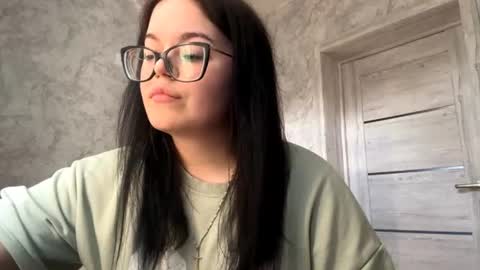 Hanna online show from 06-11-26, 02:04