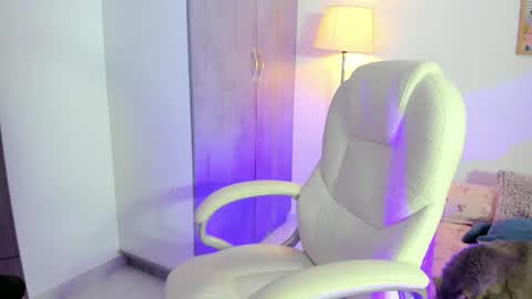 Ann online show from 12-22-25, 03:47