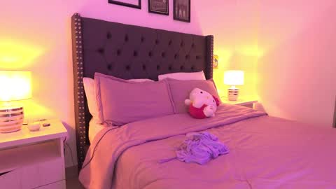 Snapshot of meiis_ chatting on 11-11-25, 10:21 meiis3 online show from 11-11-25, 10:21