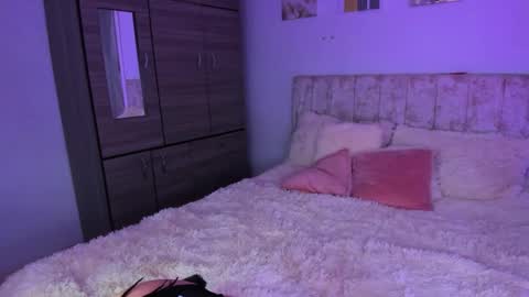 Snapshot of meily_oficial chatting on 11-07-25, 11:27 IG soymeily oficial online show from 11-07-25, 11:27