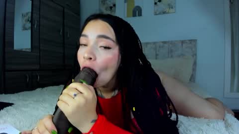 Snapshot of meily_oficial chatting on 11-18-25, 11:15 IG soymeily oficial online show from 11-18-25, 11:15