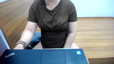 meimei_888 online show from 06-03-26, 02:47