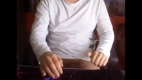 Snapshot of meks5544 chatting on 05-09-26, 08:52 meks5544 online show from 05-09-26, 08:52