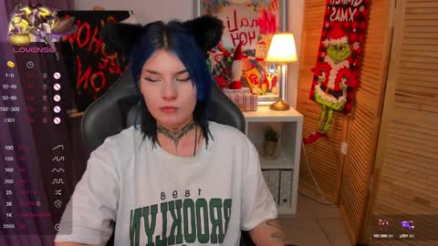 Snapshot of mekurisu chatting on 12-17-24, 07:40 mekurisu online show from 12-17-24, 07:40