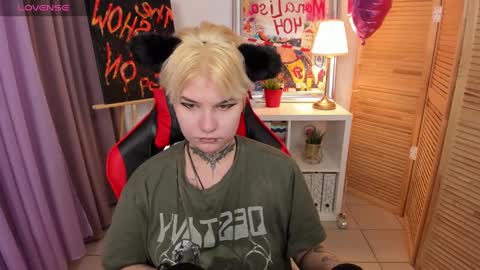 Snapshot of mekurisu chatting on 03-02-25, 04:17 mekurisu online show from 03-02-25, 04:17