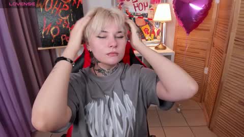 Snapshot of mekurisu chatting on 03-11-25, 04:32 mekurisu online show from 03-11-25, 04:32