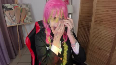 Snapshot of mekurisu chatting on 10-15-25, 01:50 mekurisu online show from 10-15-25, 01:50