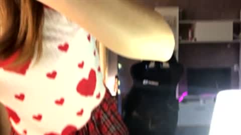 Snapshot of mekyy_no_neko chatting on 01-13-26, 12:10 Mekyy online show from 01-13-26, 12:10