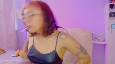 Melissa  -  -  Please help me to reach 100 thumbs up online show from 07-07-26, 10:47