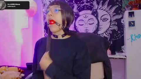 Melissa  -  -  Please help me to reach 100 thumbs up online show from 07-14-26, 05:07