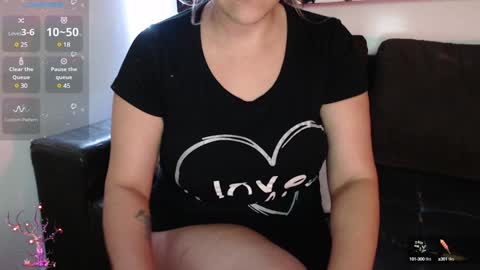 Snapshot of mel_raise chatting on 01-22-25, 01:31 mel raise online show from 01-22-25, 01:31