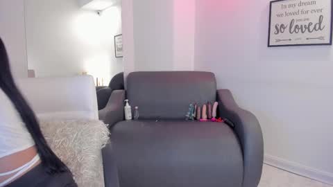 Snapshot of melan_owen chatting on 11-26-25, 07:15 melan_owen online show from 11-26-25, 07:15