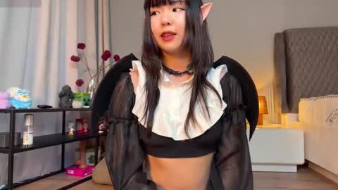 Snapshot of melana_love chatting on 10-31-25, 11:33 Melana online show from 10-31-25, 11:33