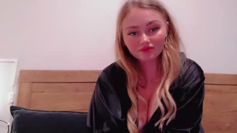 Melania online show from 04-09-26, 05:40