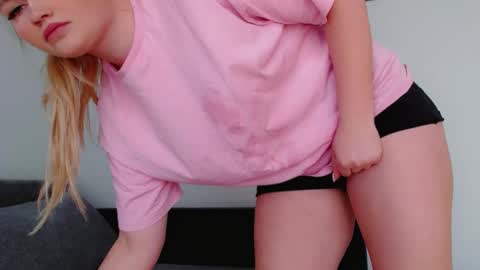 Melania online show from 04-10-26, 11:48