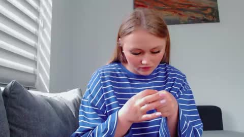 Snapshot of melani_a chatting on 06-13-26, 12:36 Melania online show from 06-13-26, 12:36
