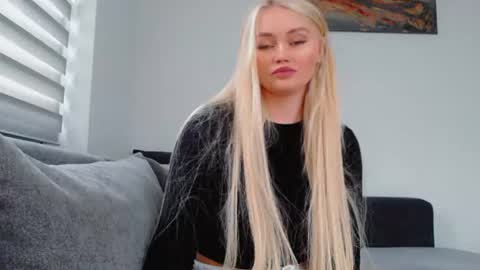 Snapshot of melani_a chatting on 07-11-26, 10:07 Melania online show from 07-11-26, 10:07
