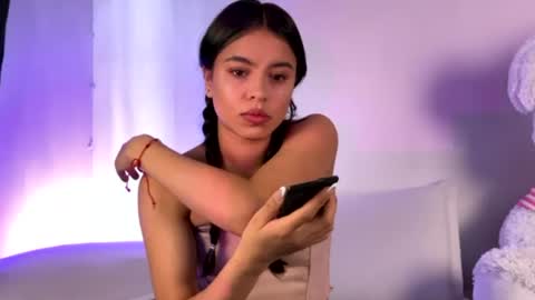 Snapshot of melani_bear chatting on 07-01-26, 04:29 MELANI online show from 07-01-26, 04:29