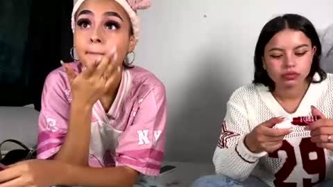 Snapshot of melani_bear chatting on 07-10-26, 09:50 MELANI online show from 07-10-26, 09:50