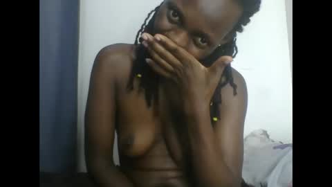 Snapshot of melanie_goddesss chatting on 10-07-25, 01:14 milly online show from 10-07-25, 01:14