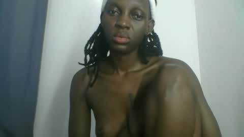 Snapshot of melanie_goddesss chatting on 10-10-25, 11:15 milly online show from 10-10-25, 11:15