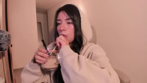 Melanie online show from 01-06-26, 01:42