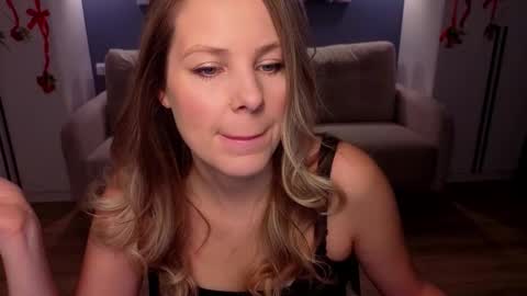 Melanie Bennett online show from 02-15-26, 06:10