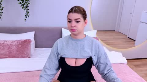 Snapshot of melaniecarterr chatting on 11-07-25, 04:18 Melanie online show from 11-07-25, 04:18