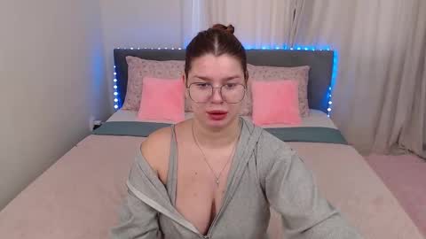 Snapshot of melaniecarterr chatting on 11-23-25, 05:07 Melanie online show from 11-23-25, 05:07