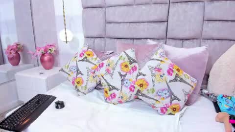 Snapshot of melaniee_joness chatting on 06-26-26, 05:39 melaniee_joness online show from 06-26-26, 05:39
