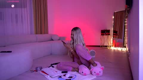 Snapshot of melanielexxx chatting on 01-18-26, 06:12 OF melanielexxx online show from 01-18-26, 06:12