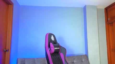 Snapshot of melanimorgan1 chatting on 06-20-26, 02:03 melanimorgan1 online show from 06-20-26, 02:03