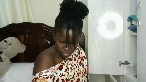 melanin_juicey8 online show from 05-18-26, 05:35