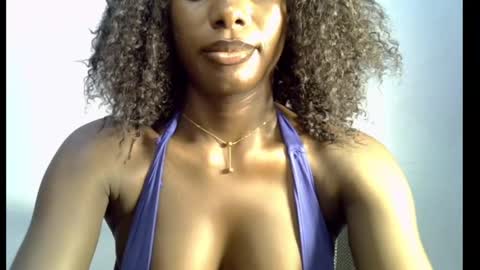 Snapshot of melanine_floral chatting on 02-24-25, 05:22 Praiz online show from 02-24-25, 05:22