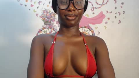 Snapshot of melanine_floral chatting on 03-12-25, 06:29 Praiz online show from 03-12-25, 06:29