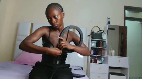Snapshot of melaninqueen02 chatting on 06-08-26, 01:55 ann online show from 06-08-26, 01:55
