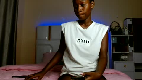 Snapshot of melaninqueen02 chatting on 06-28-26, 11:22 ann online show from 06-28-26, 11:22