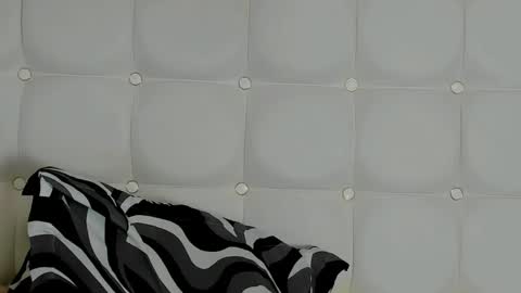 Snapshot of melanniebrown chatting on 02-13-25, 04:17 melanniebrown online show from 02-13-25, 04:17