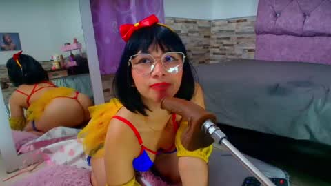 Melanny taylor online show from 03-04-26, 09:43