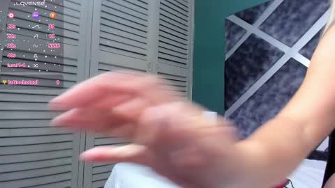 Snapshot of melanyvega_ chatting on 02-20-25, 06:13 Melany online show from 02-20-25, 06:13