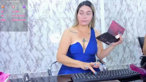 Snapshot of melanyvega_ chatting on 02-22-25, 11:57 Melany online show from 02-22-25, 11:57