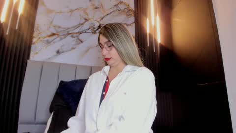 Snapshot of melanyvega_ chatting on 09-09-25, 01:54 Melany online show from 09-09-25, 01:54