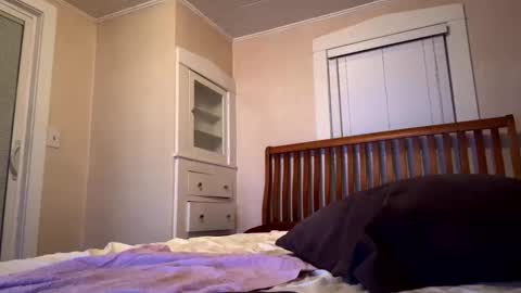 Tan lines online show from 01-16-26, 03:43