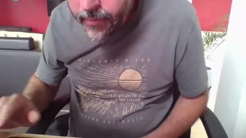 melbguy_075 online show from 01-09-25, 03:04