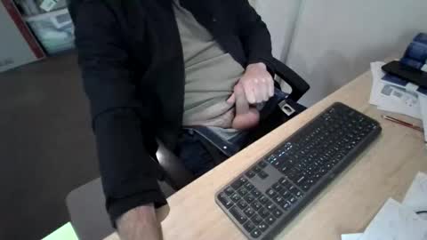 Snapshot of melbguy_075 chatting on 05-27-26, 03:36 melbguy_075 online show from 05-27-26, 03:36