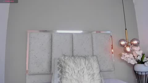Snapshot of meli_mell chatting on 07-12-26, 12:51 Meli online show from 07-12-26, 12:51