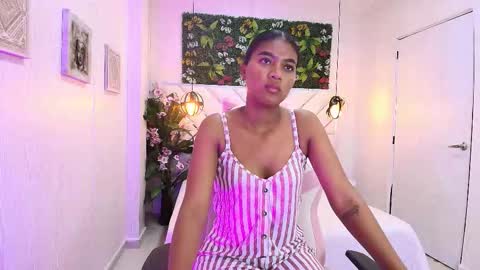 Snapshot of melii_ebony chatting on 10-23-25, 11:31 MELII EBONY online show from 10-23-25, 11:31