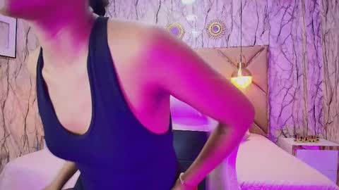 Snapshot of melii_ebony chatting on 10-27-25, 11:47 MELII EBONY online show from 10-27-25, 11:47